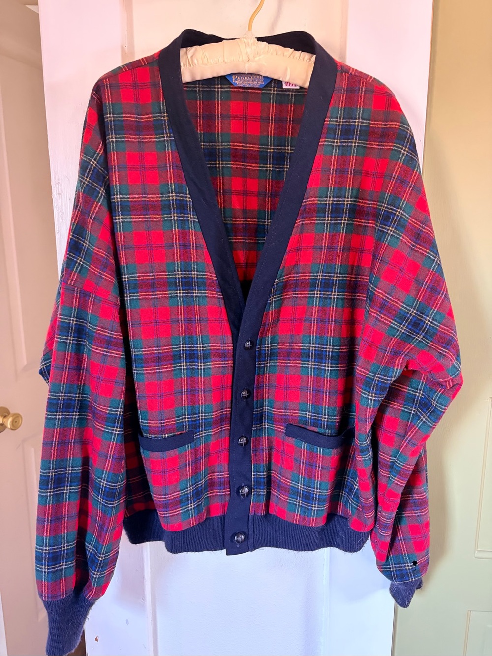 Vintage Pendleton Tartan Plaid 100% Wool Cardigan Sweater XL USA Made